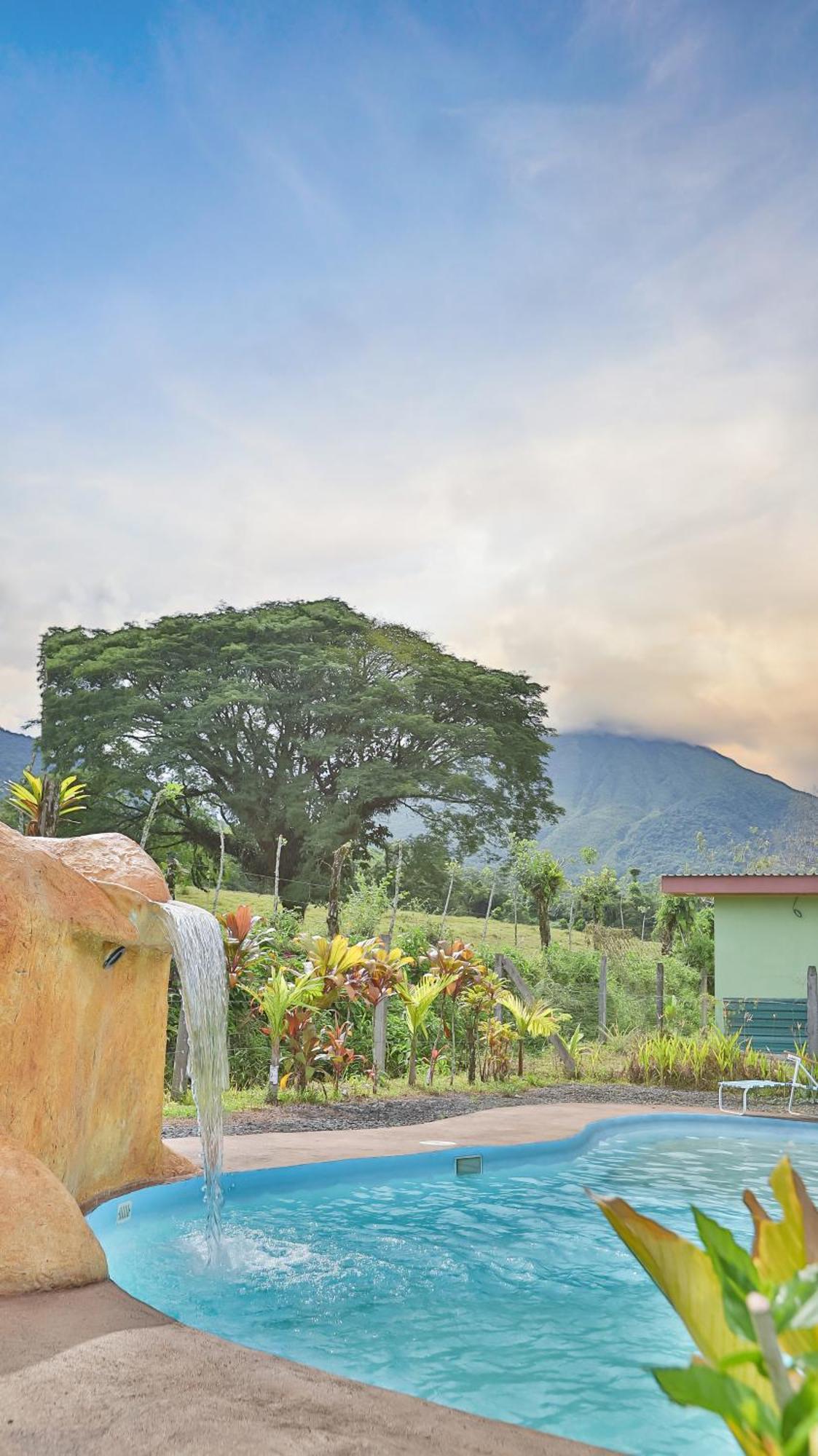 Chongos Place La Fortuna Exterior foto